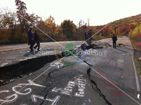 Cracks (2), 10-23-2010